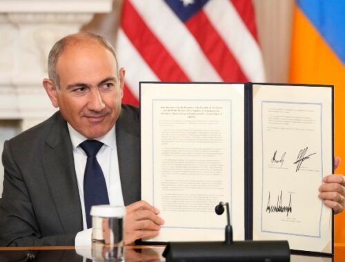 Ереван и Баку одновременно опубликовали текст соглашения о мире