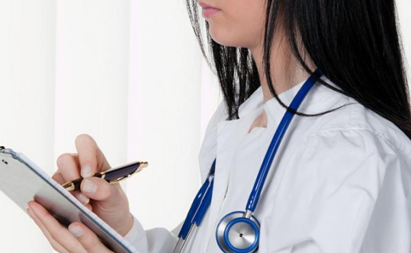 Врач рассказала о первой помощи при высоком давлении