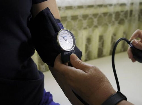 Ученые назвали неожиданную причину высокого давления