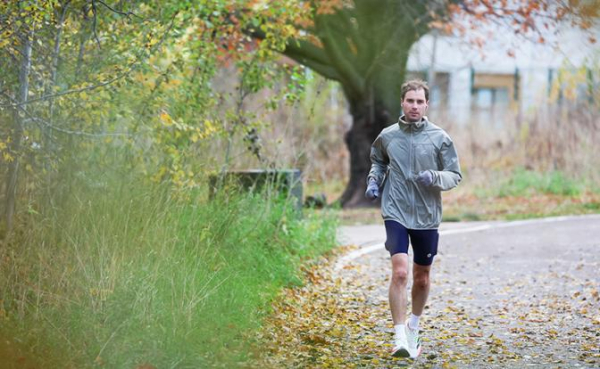 Эксперт: не нужно делать 10 тысяч шагов в день