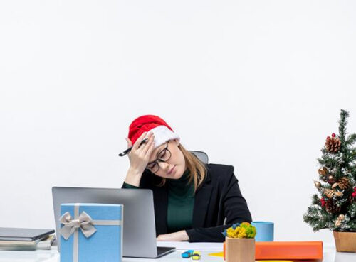 Дотянуть до Нового года и не уснуть лицом в оливье: Актуальная инструкция по выживанию Дотянуть до Нового года и не уснуть лицом в оливье: Актуальная инструкция по выживанию