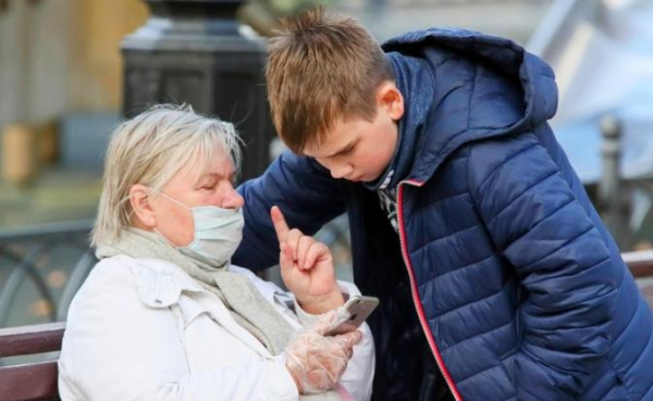 Молодость, проведенная в смартфоне, грозит хроническим ожирением — и не только