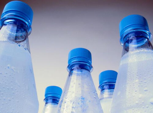 Врач назвал болезни, при которых слишком много воды может повредить