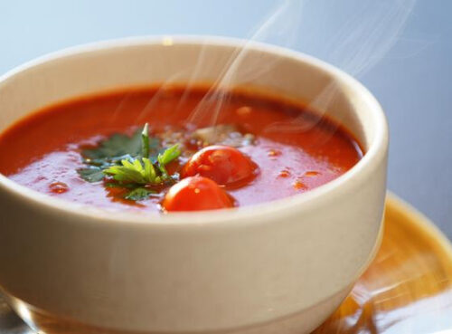 Онколог указал на опасность горячих супов