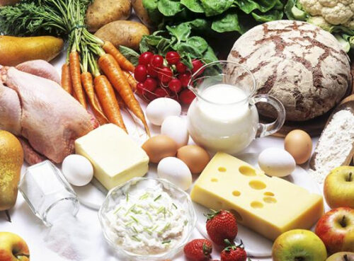 Врач назвал продукты, которые помогут зимой с витаминами A, B, C и E