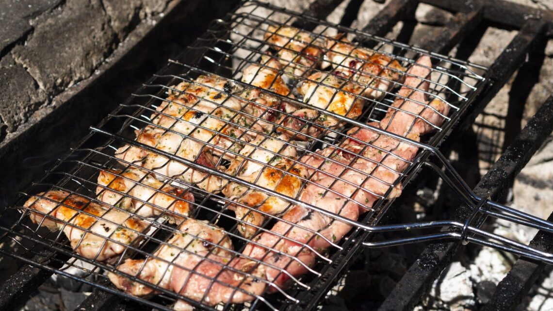 Как отчистить нагар с решетки для шашлыка: эффективные способы и домашние средства