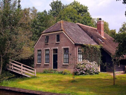 Дачная амнистия в 2022 году: как оформить дом и участок в упрощенном порядке