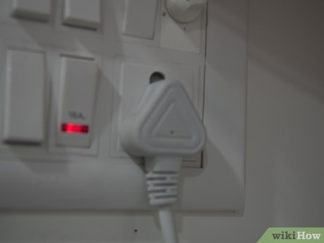 Step 6 Подключите ноутбук к электророзетке.