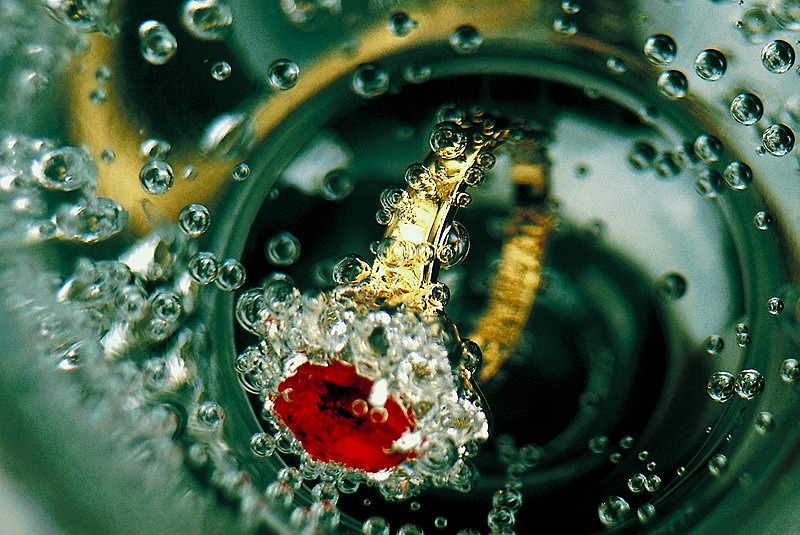 Нашатырь, фольга, сода: 3 способа почистить золотые украшения — Jewellery Mag