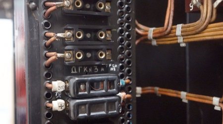 Результат очистки клеммной колодки релейной защиты после очистки