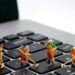 Как самостоятельно почистить клавиатуру